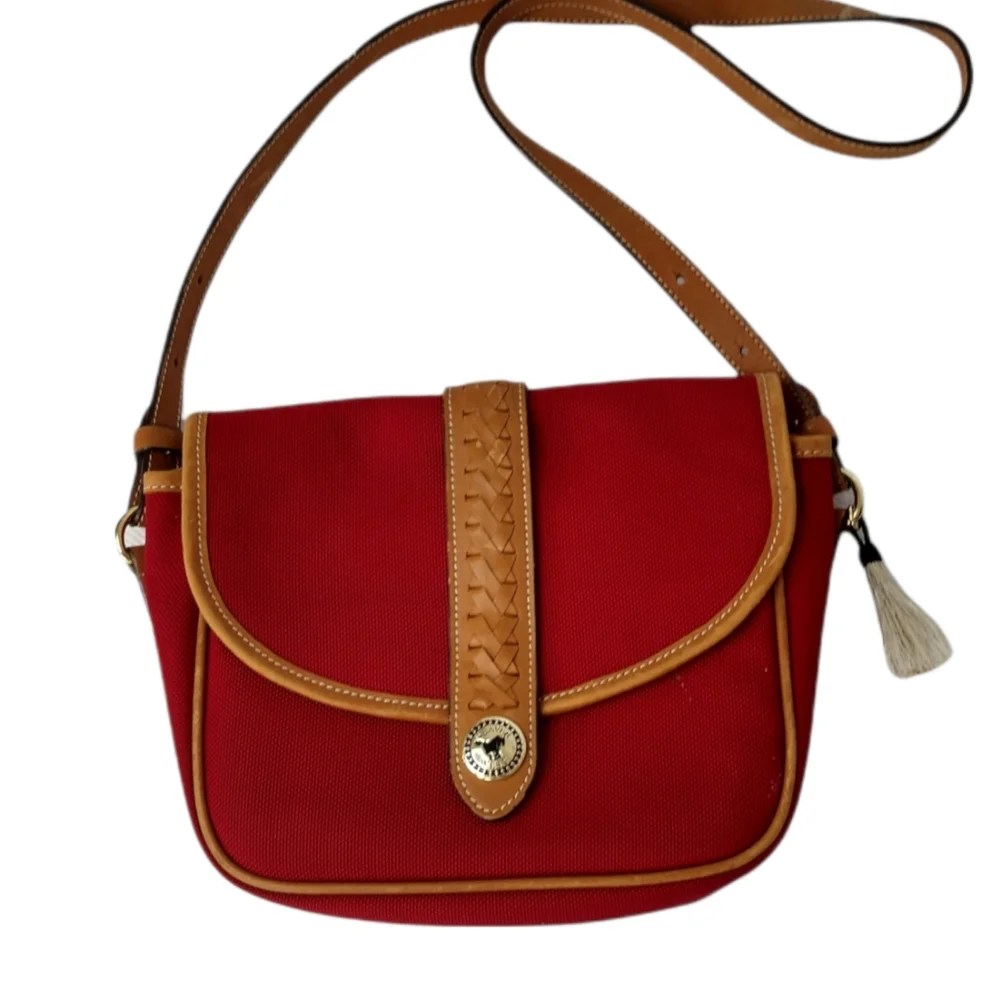 Weaver West red canvas bag. Size 9 3/4
